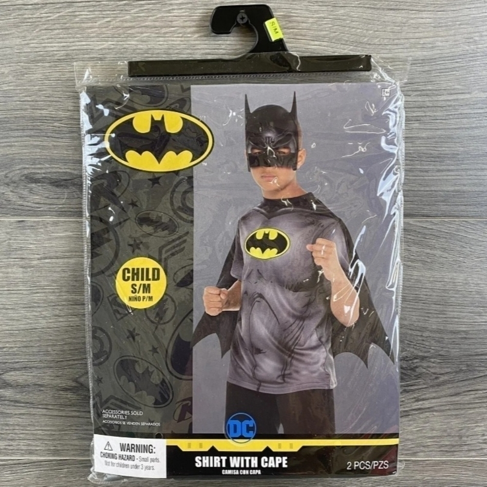 NWT DC Comics Batman Shirt w/ Cape Halloween Costume Cosplay Child S/M Hero New